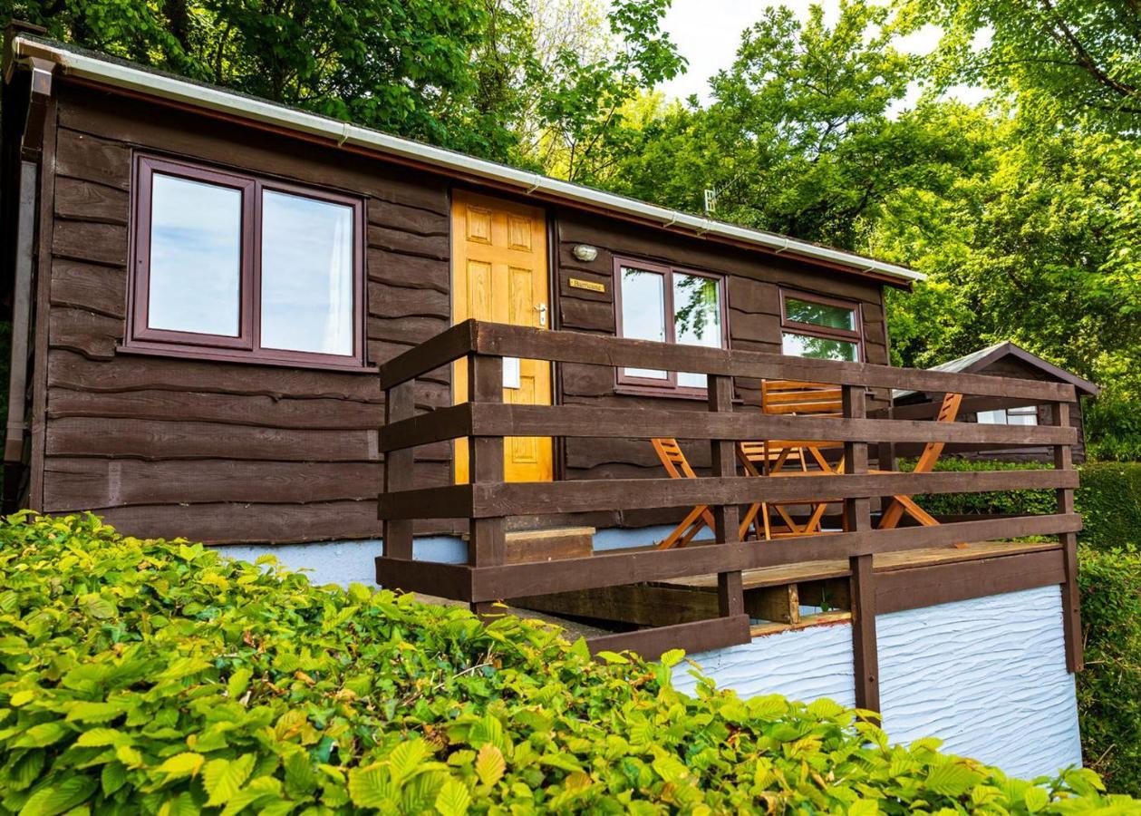 Grattons Cedar Lodges Berrynarbor Exterior photo